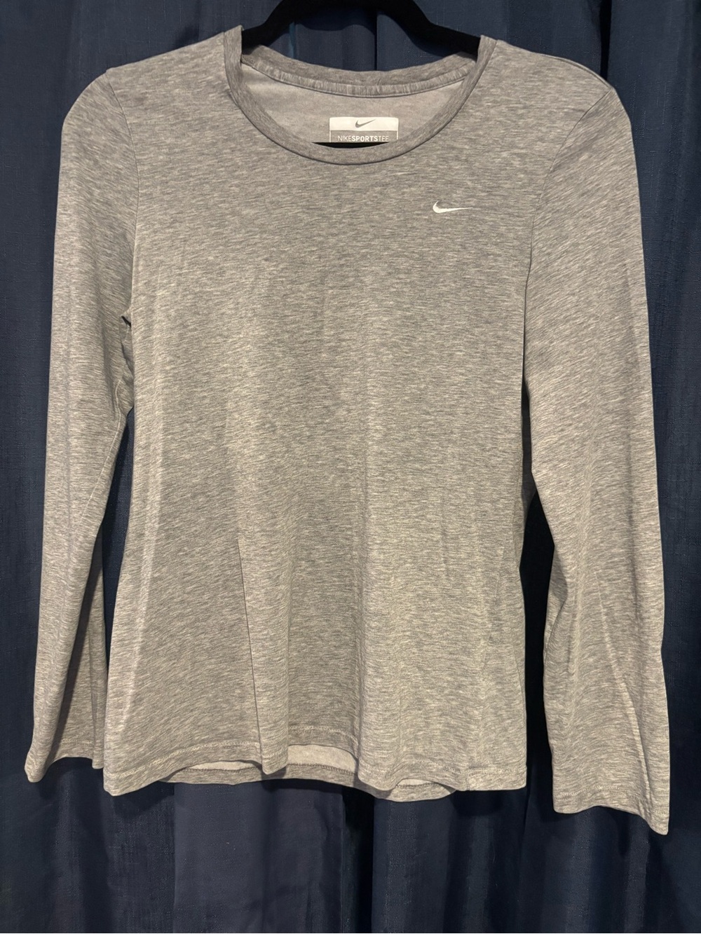 Nike Women's Light Heather Gray Long Sleeve Performance Tee